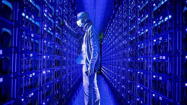 市场筑底信号显现，圆弧顶形态下的投资策略